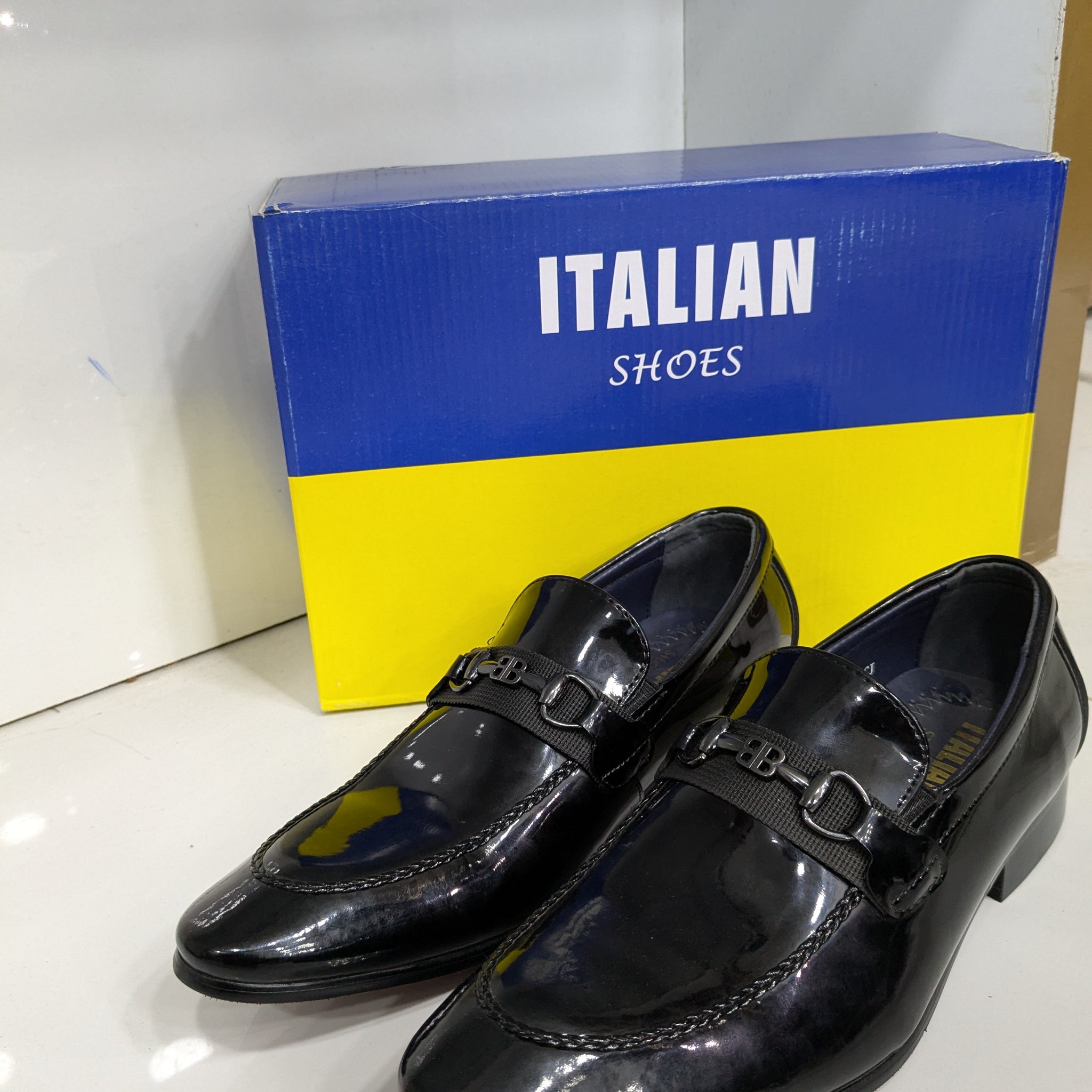 IT-32 Classic Loafer Shoes – Black