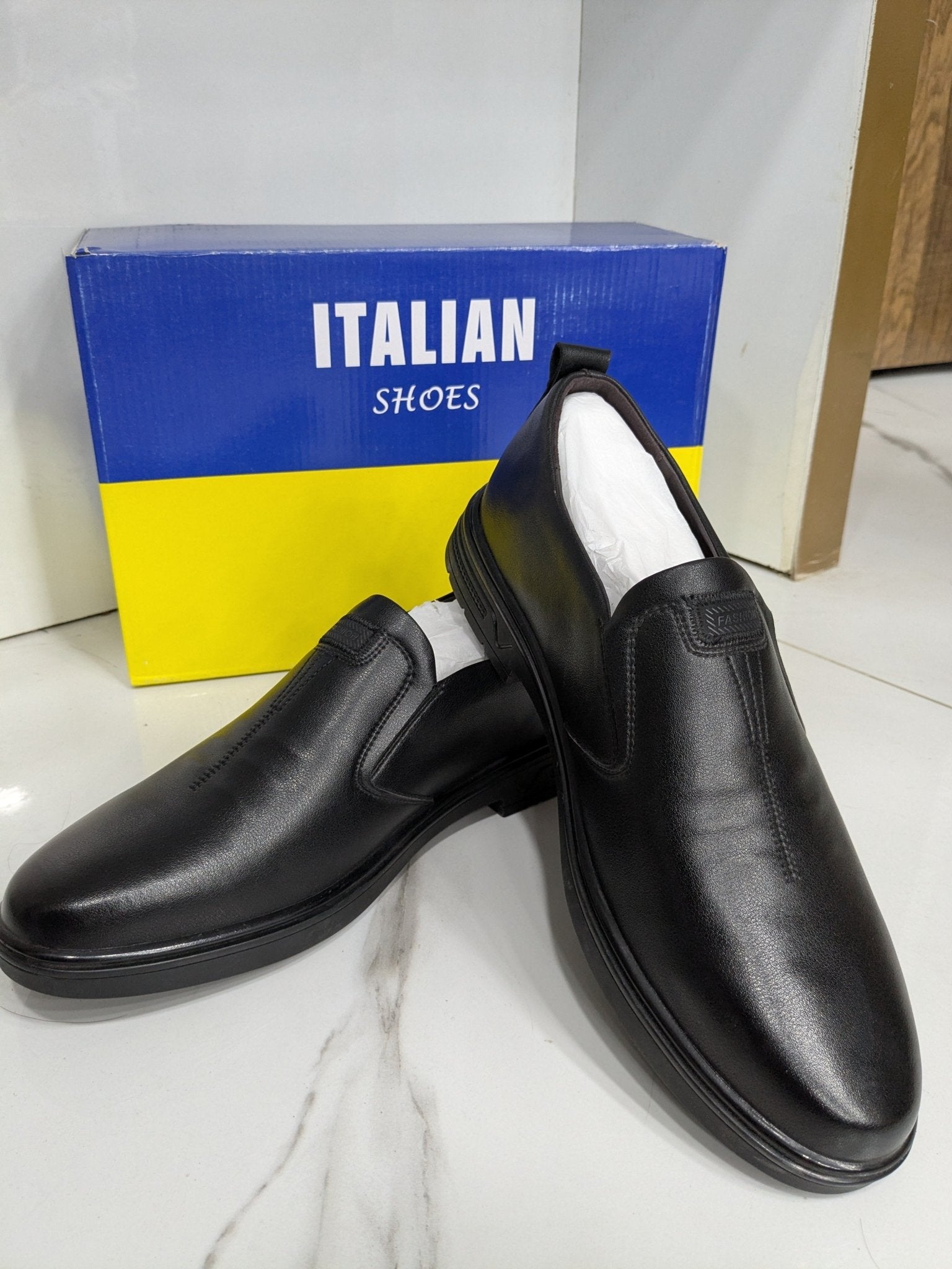 IT - 37 Slip - On Casual Shoes – Black - Italian Shoes
