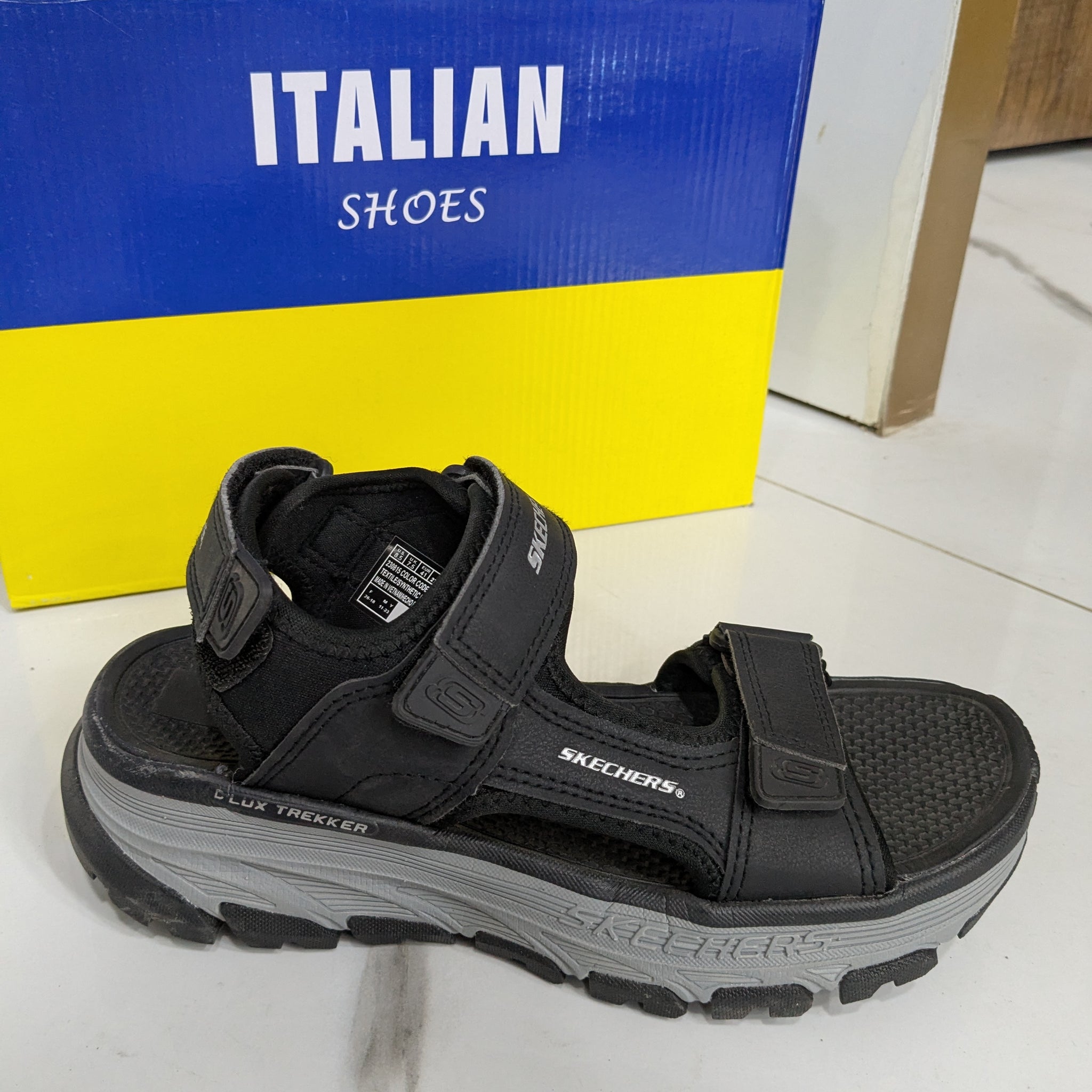 IT-46 Skechers Trekker Sandal – Black
