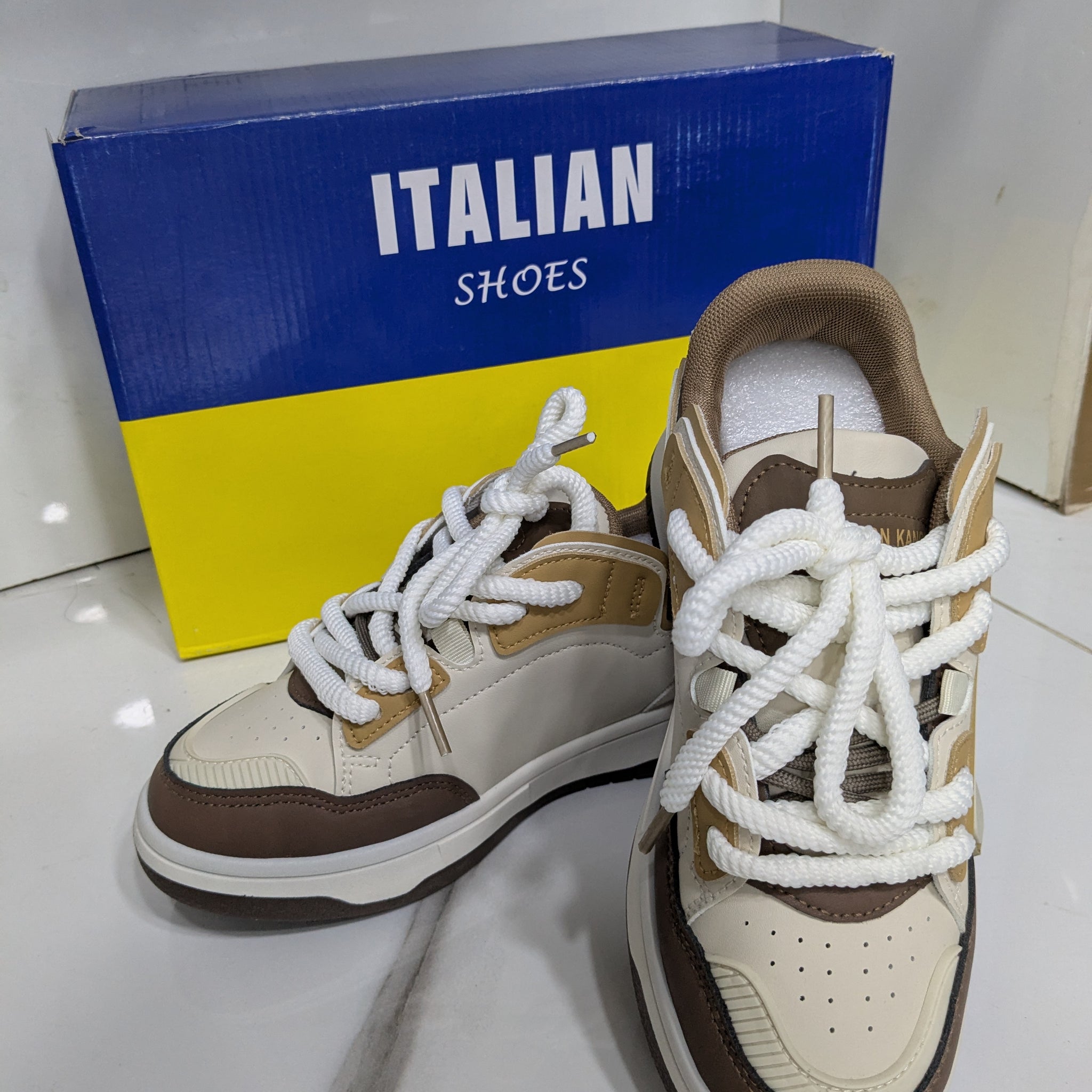 IT-60 Women’s Sneakers – Brown White